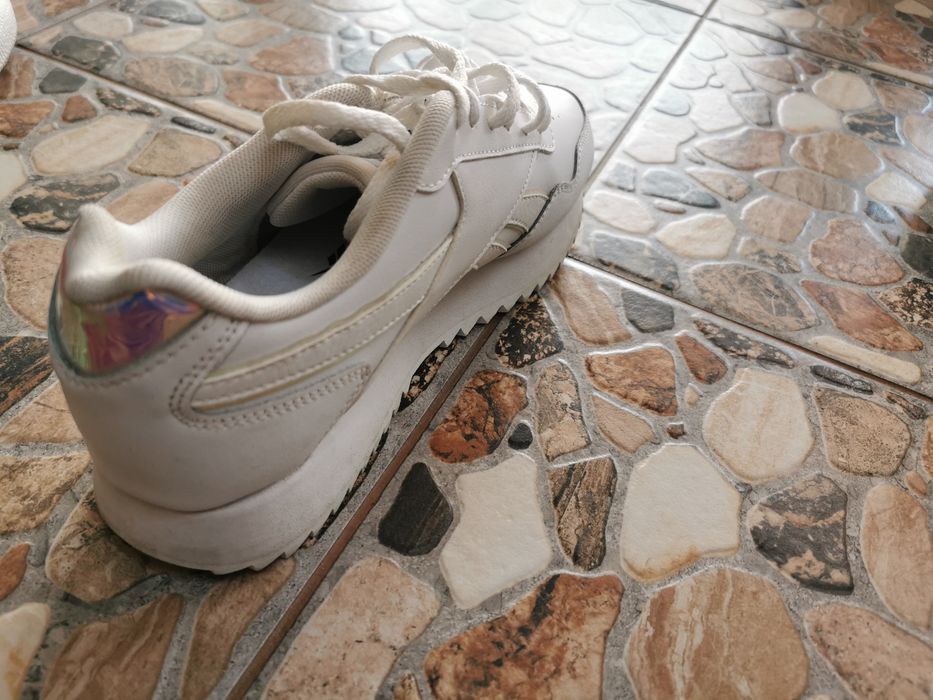 Adidași..diverse modele..