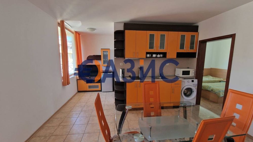 Продава се Тристаен апартамент в Свети Влас - 82 кв.м за 691 €/кв.м - Снимка #1