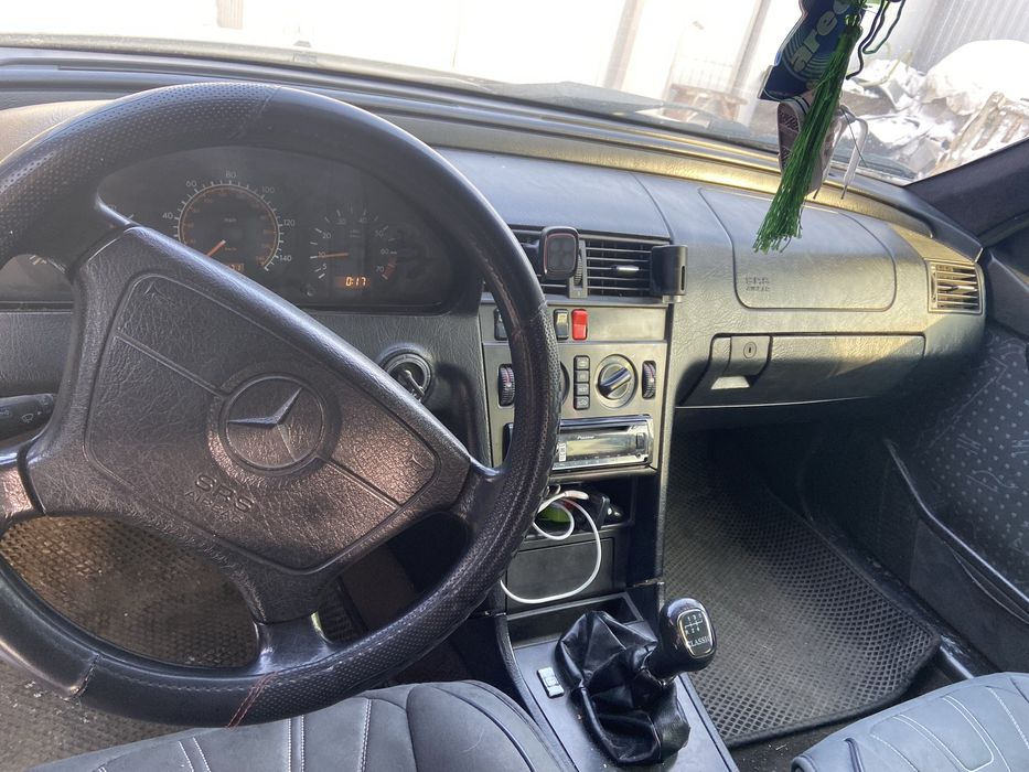 Продам мерса с180