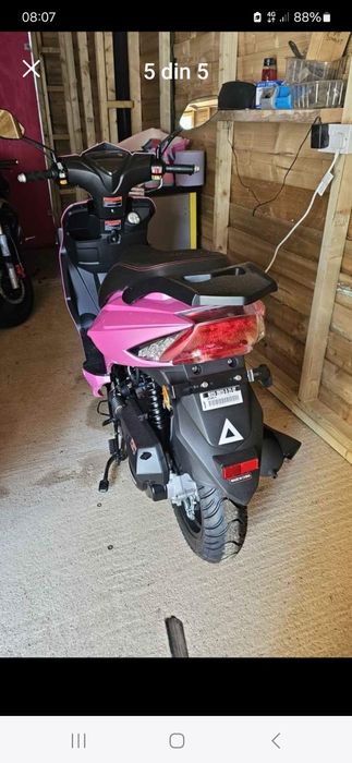 Scuter nou 0 km, pentru mai multe detalii in privat