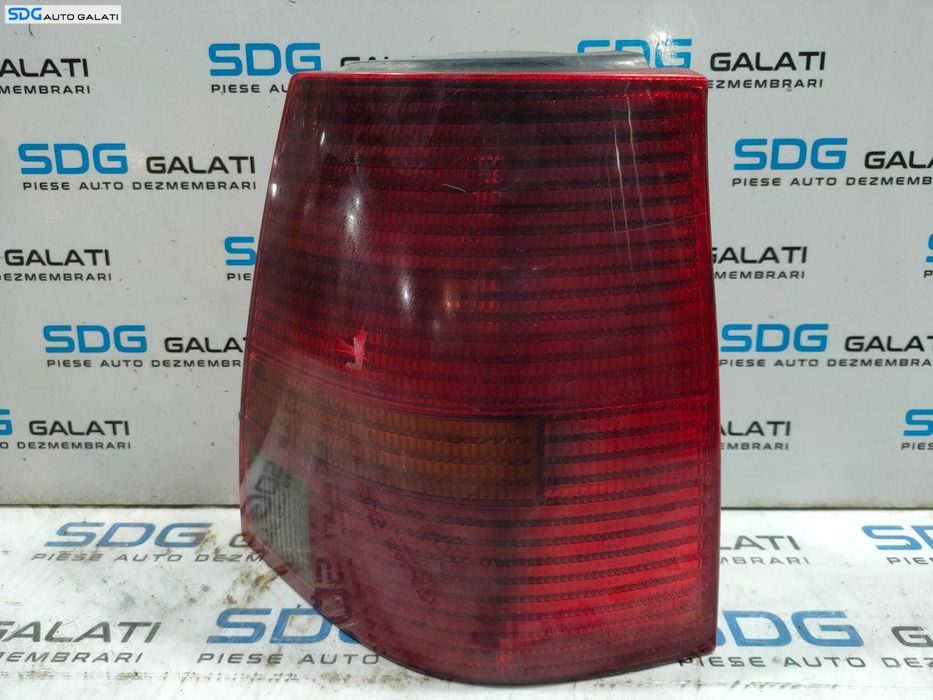 Stop Lampa Tripla Dreapta Volkswagen Bora Break Combi 1998 - 2005 (Fisura Centrala) [L5016]