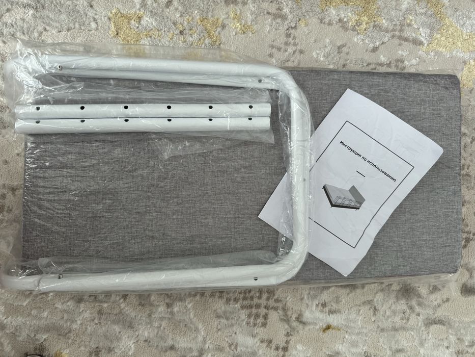 Продам бортик для кровати только 1 шт