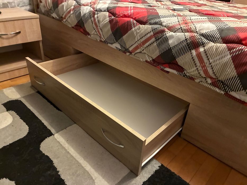 Ново кинг сайз легло спалня 200х160 с матрак нов