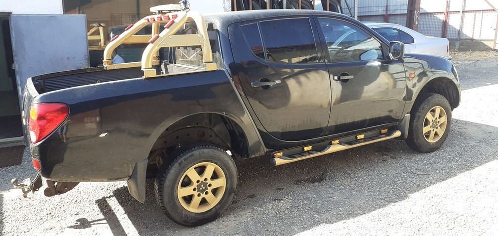 Usa Dreapta Fata Mitsubishi L200 2006 - 2010 SUV 4 Usi NEGRU (556)