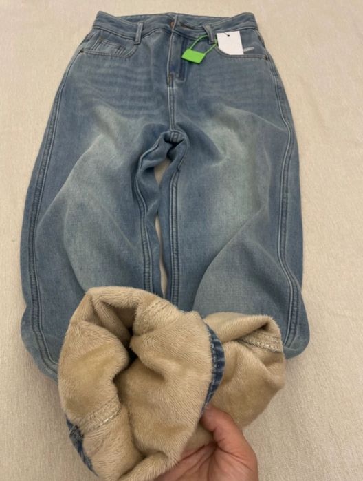 Ayollar uchun ichi mexli Jensi shim