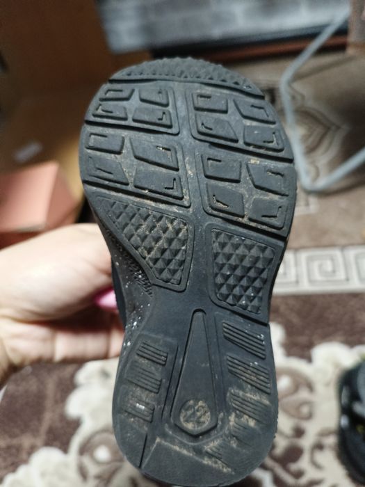 Продам детскую обувь