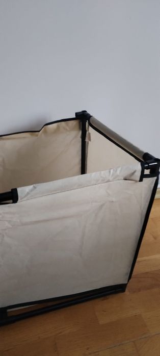 Cușcă  făcută din suport metalic