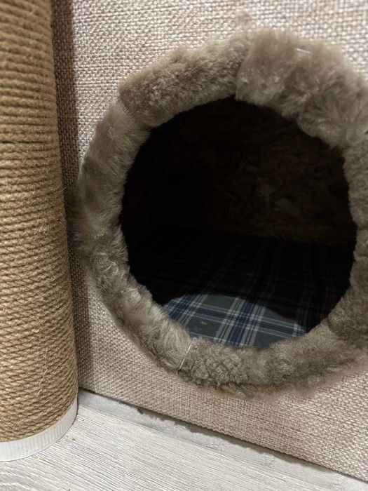 Продам кошачий домик