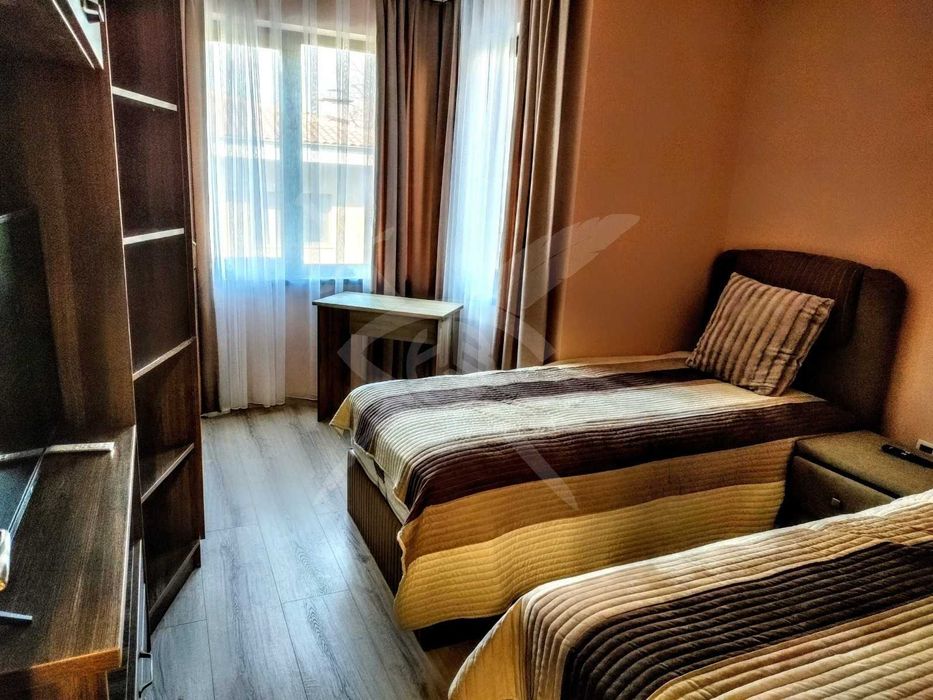 Тристаен апартамент под наем в Центъра 135329 - снимка 3