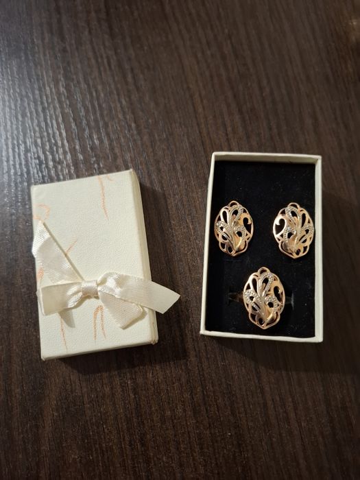 Продам золотой комплект