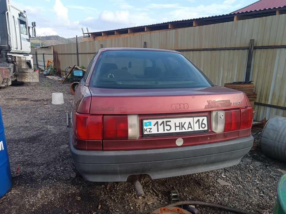 Продам срочно Ауди 80
