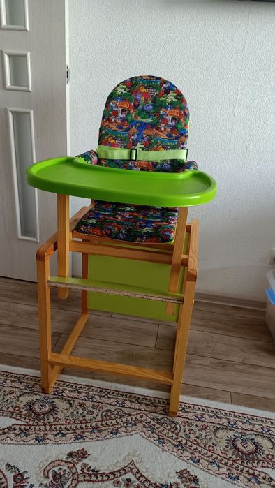 Продам детский столик, мотоцикл и коляску