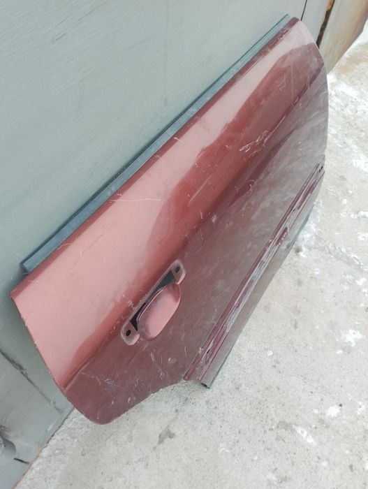 Дверь Ауди С4 зад правая