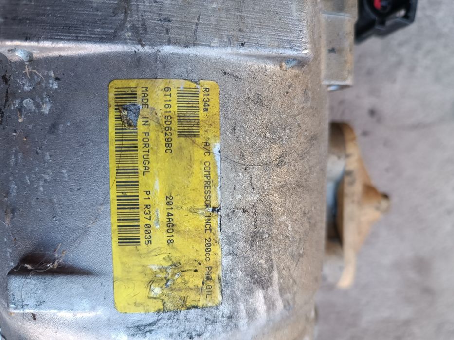 Vând compresoare ford