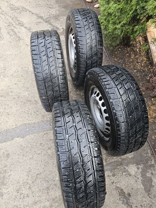 Anvelope iarna 215 65 R 16 C