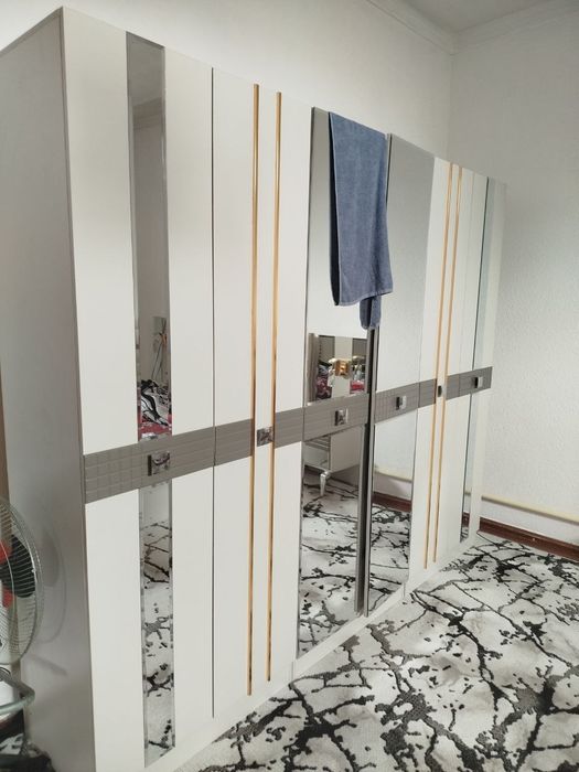 Спальня горнитур сотилади