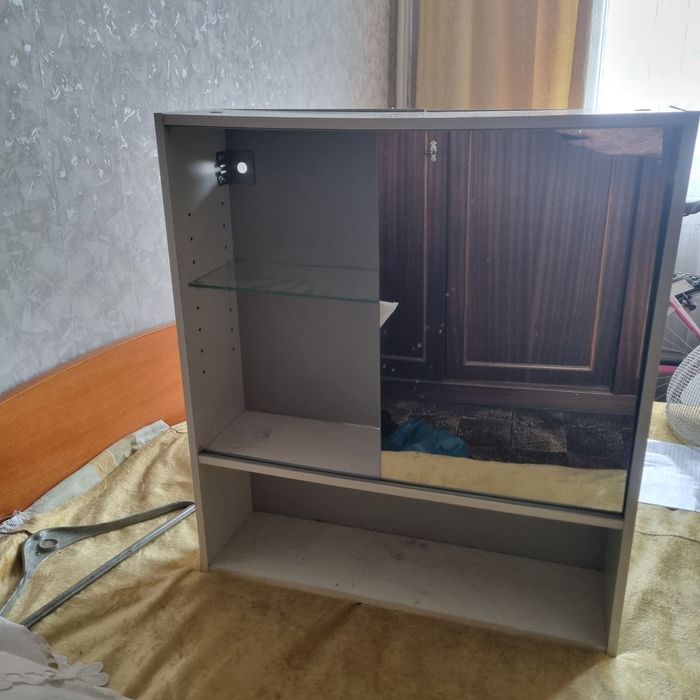 Шкаф за баня, използван