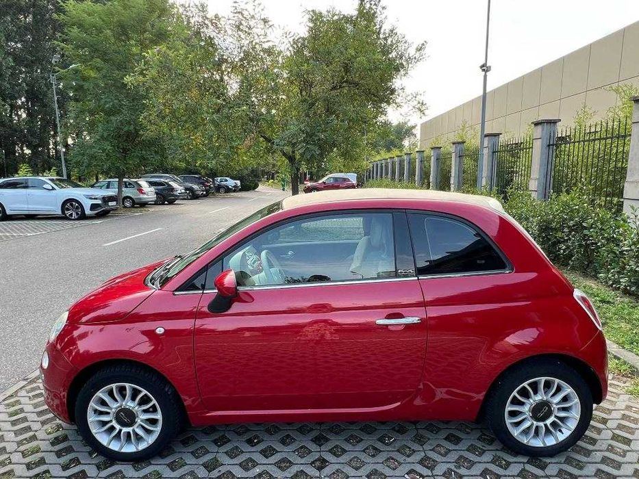 Vand Fiat 500 rosu decapotabil