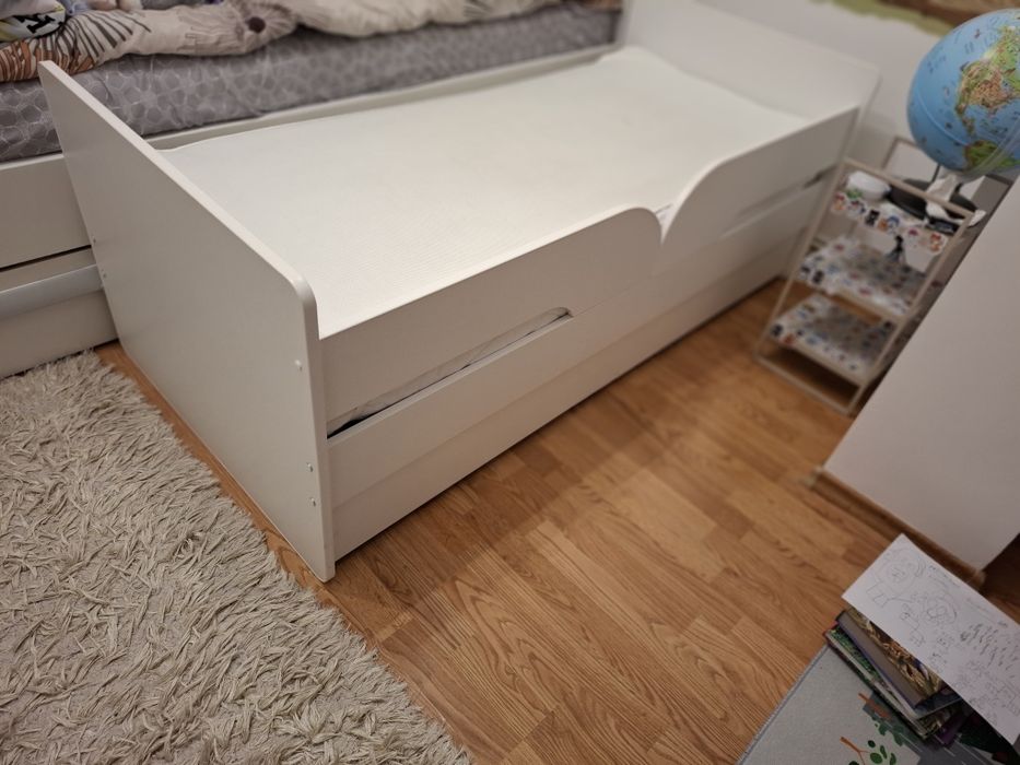 Vand patut copii + saltea + husa impermeabila