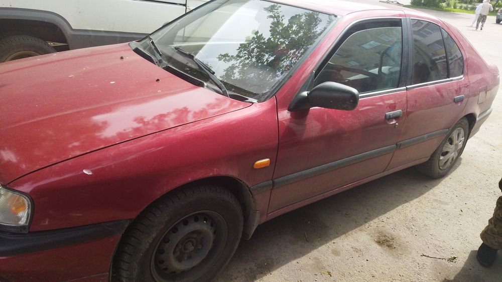 Автомобиль ниссан