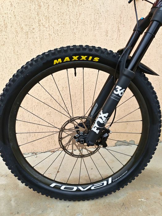 Bicicleta Specialized Enduro Expert Carbon ! marime M