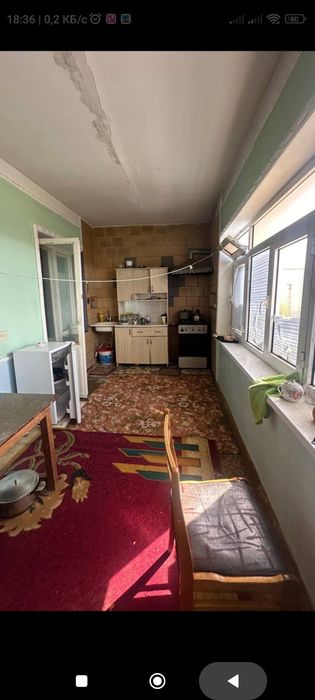 Продается квартира в горгазе апкомиски дом. 3 этаж 86 КВ .