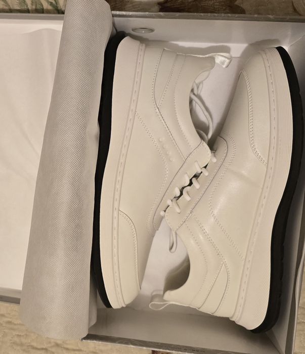 Кроссовки кожаные белые