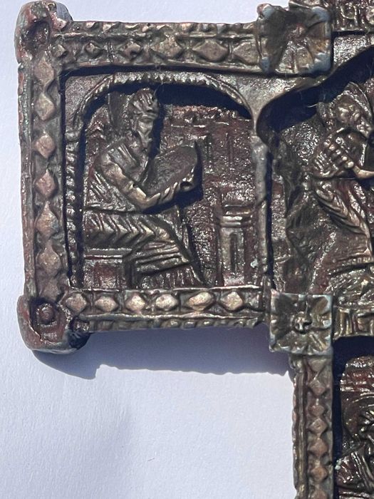 Уникален стар меден кръст