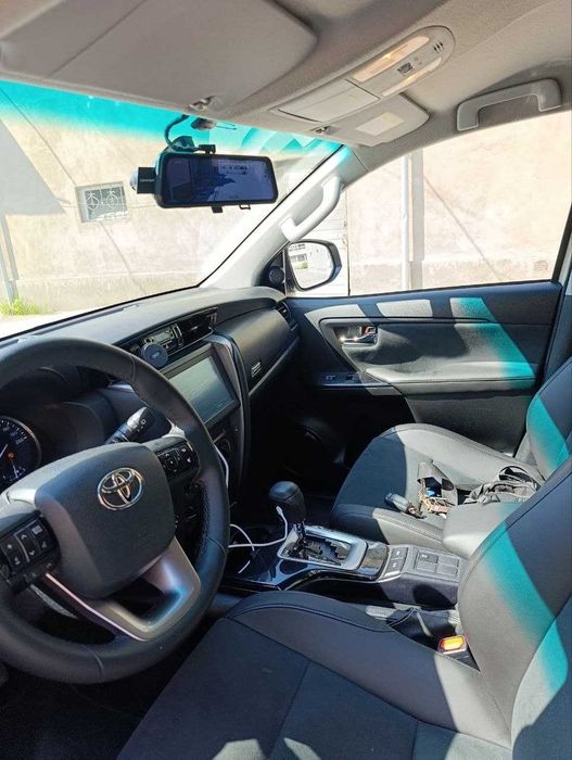 Toyota Fortuner Внедорожник