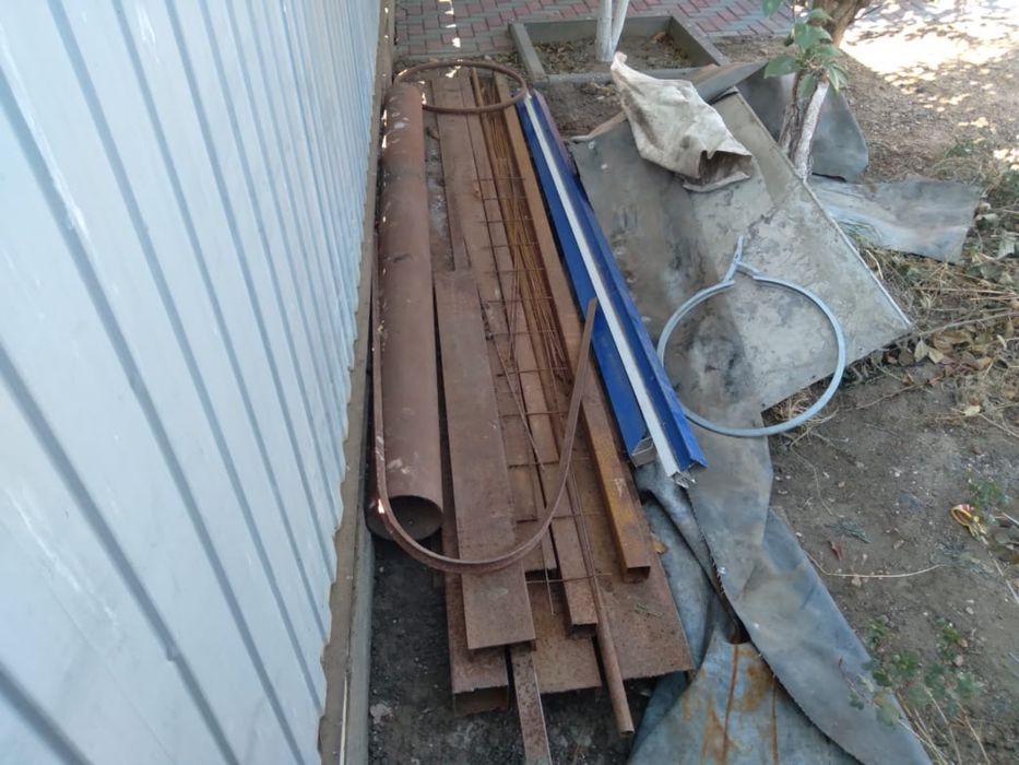 Продам железки.