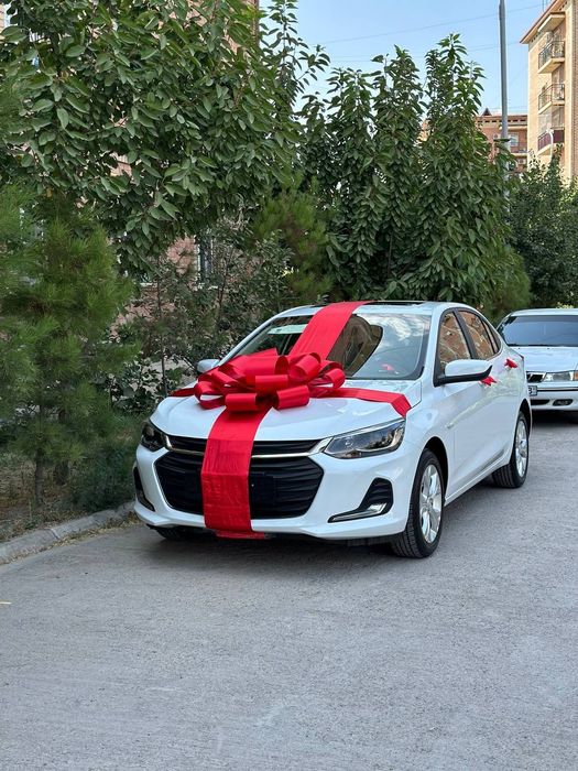 Avtobantik Avtomobil uchun sovg‘a bantik
