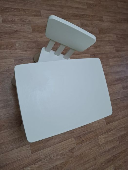 Детский стол со стульчиком