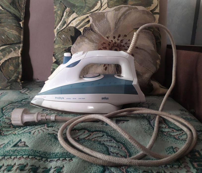 Утюг  BRAUN паровой