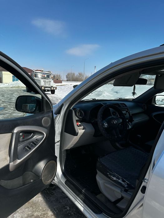 Продам Toyota Rav 4