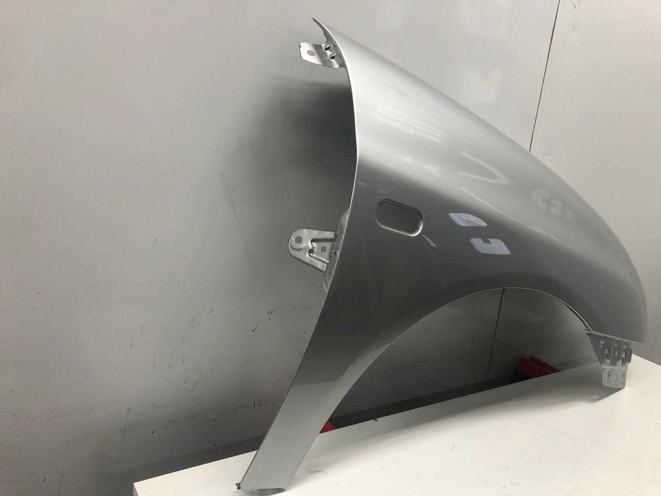 Aripa Fata Dreapta Seat Ibiza 2002-2008 (LY7W (Gri))