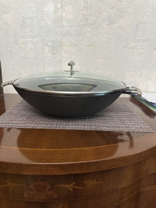 Чугунный казан вок Gipfel