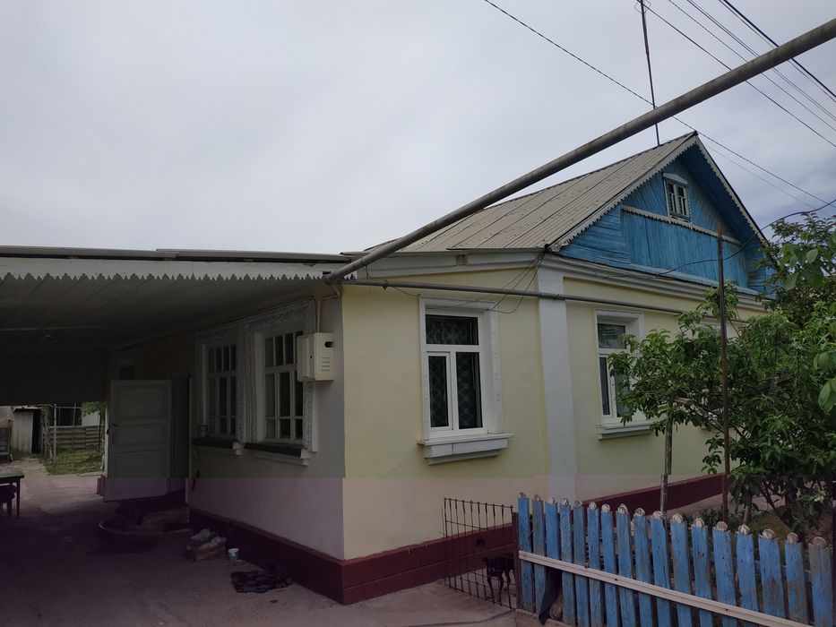 Продаётся дом на интернате на против 16 этажный дома