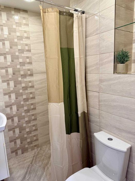 Дава се под наем Тристаен апартамент в София, Център - 70 кв.м за 750 € - Снимка #2