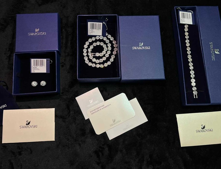 Set Swarowski Angelic : Colier, Bratara si Cercei : Noi, cu toate acesoriile