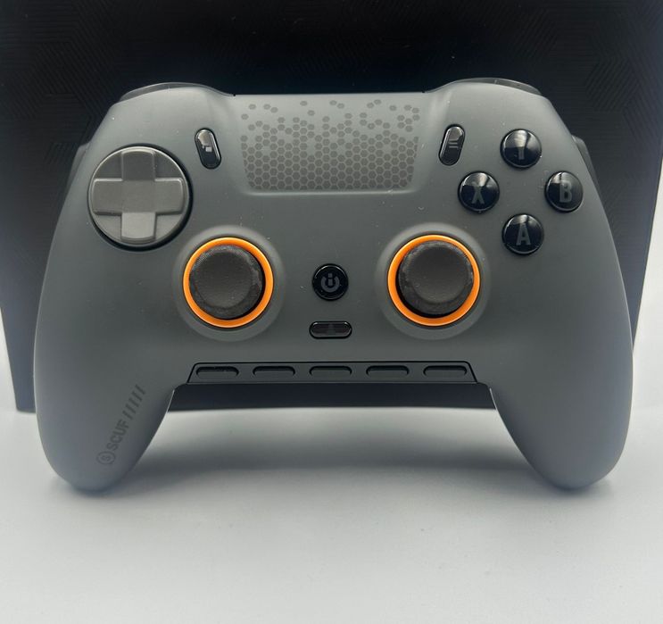 Amanet F28: Controller wireless SCUF Envision Pro pentru PC