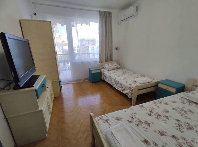 Дава се под наем Тристаен апартамент в Бургас, Център - 100 кв.м за 612 € - Снимка #6