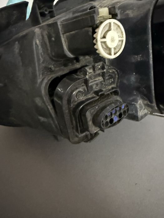 оригинални фарове за Golf 4 с лупа халоген