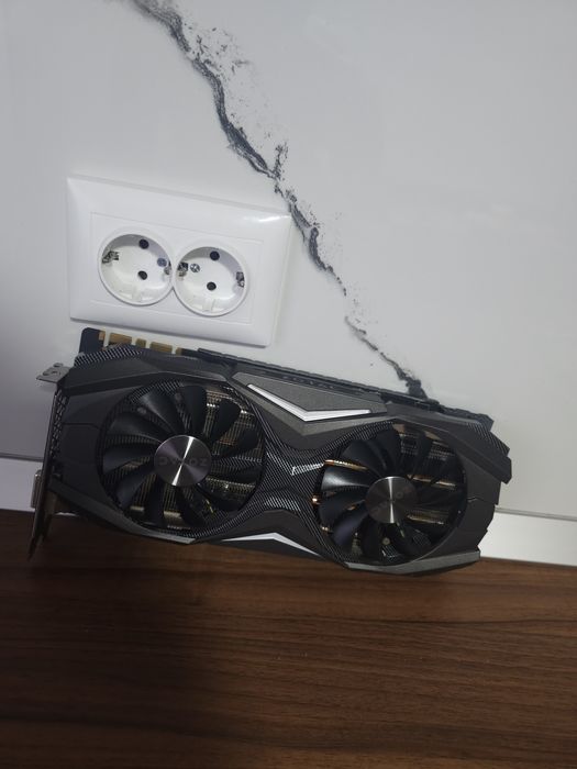 Placă video ZOTAC GTX 1080 AMP! 8GB GDDR5X – funcționează perfect