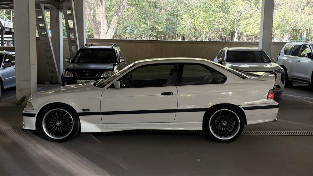 Продам BMW E36, 320i