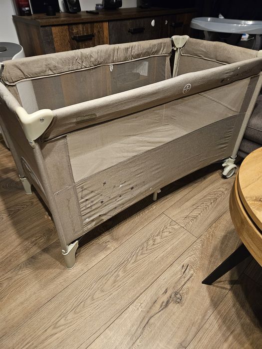 Сгъваема кошара Chipolino тип Next to me на две нива  с матрак