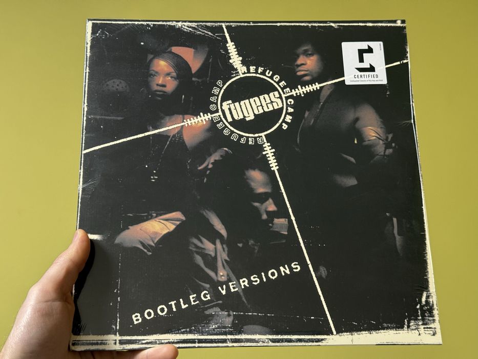 Чисто нови, неразпечатани плочи