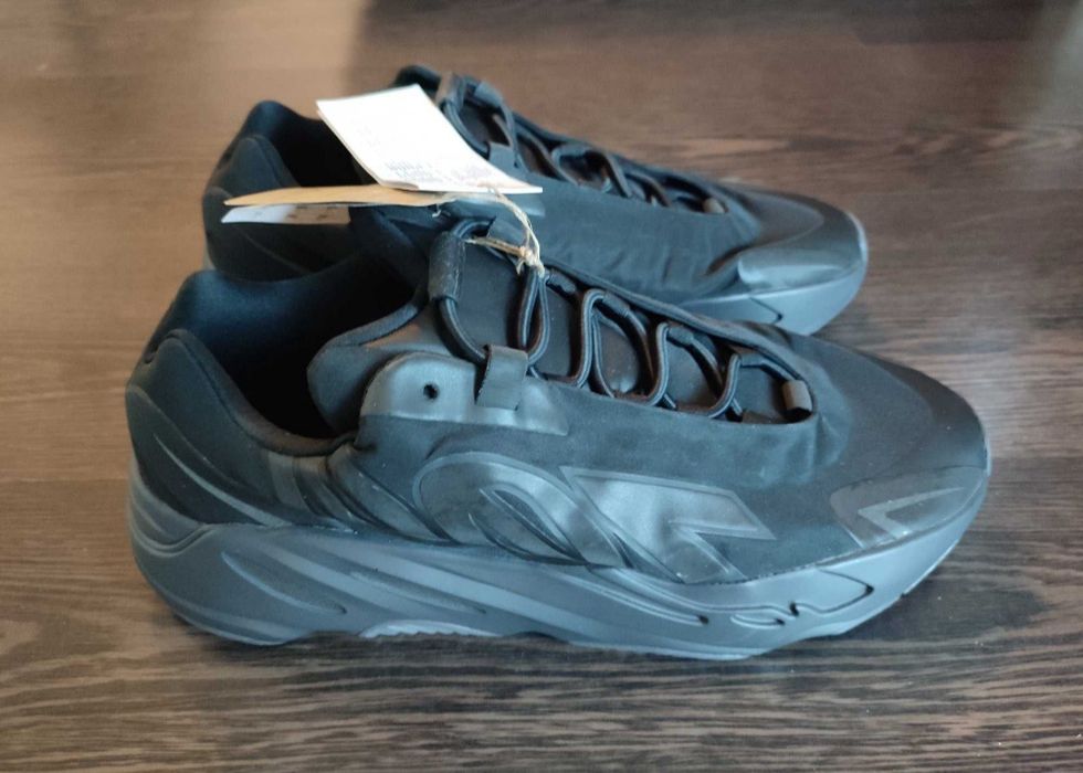 Adidas Yeezy Boost 700 MNVN nr. 36,42,44 2/3