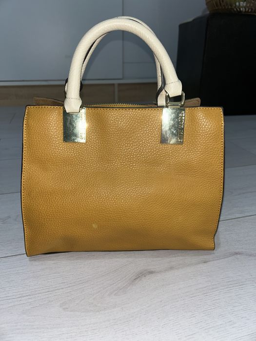 Poseta Steve Madden, lipsa curea