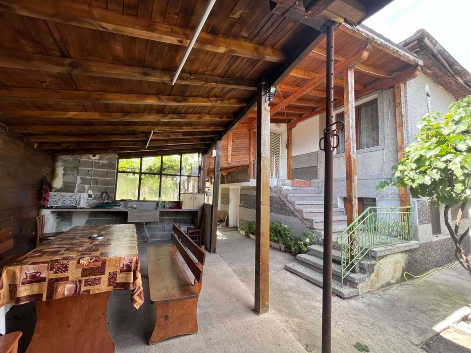 Самостоятелна къща с.Конуш