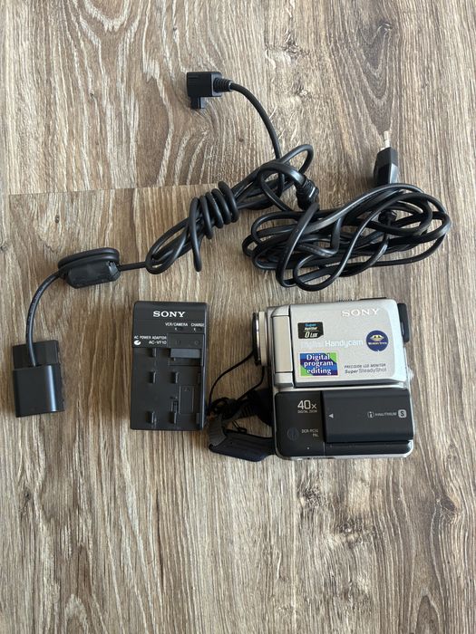 Sony DCR-PC5E - Made in Japan - Камера
